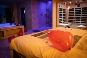 LE LOFT A BULLES (85m2 Jacuzzi Hammam Billiard Bar Douche Sauna)